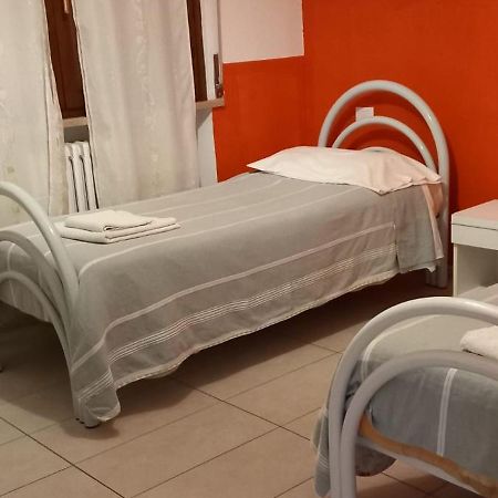 Kola Age Hotel Peschiera del Garda Quarto foto